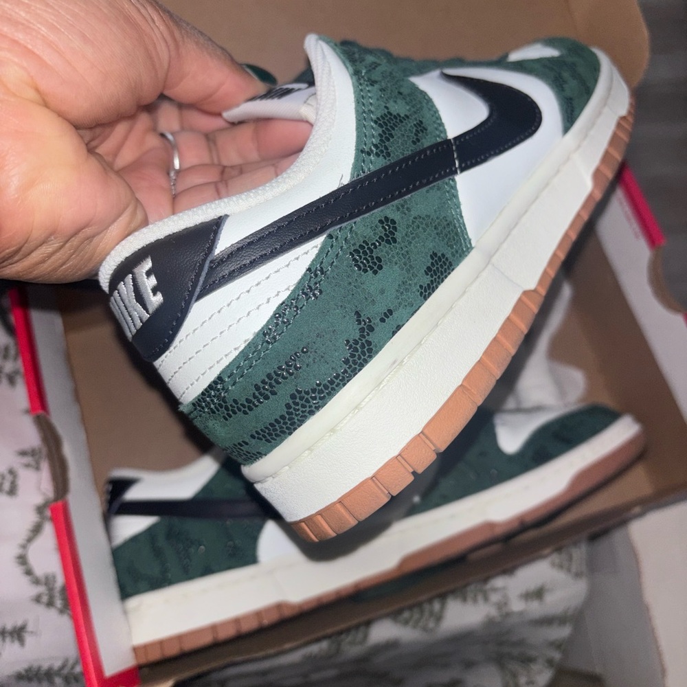 Nike Kids Sneakers in Green and White